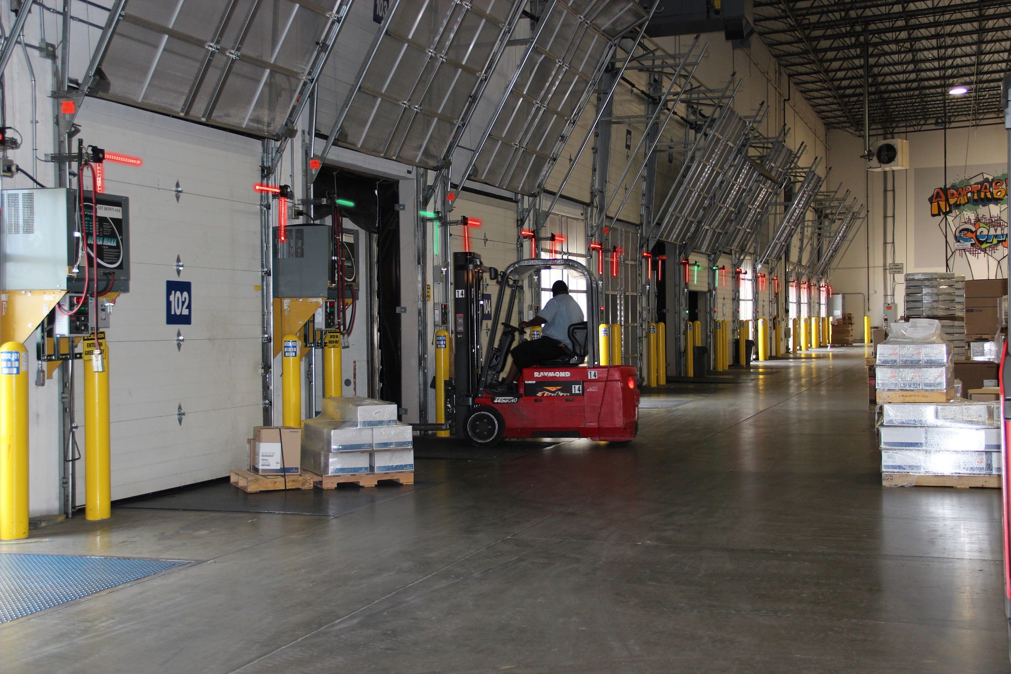 5-things-industrial-facility-managers-do-differently-rite-hite