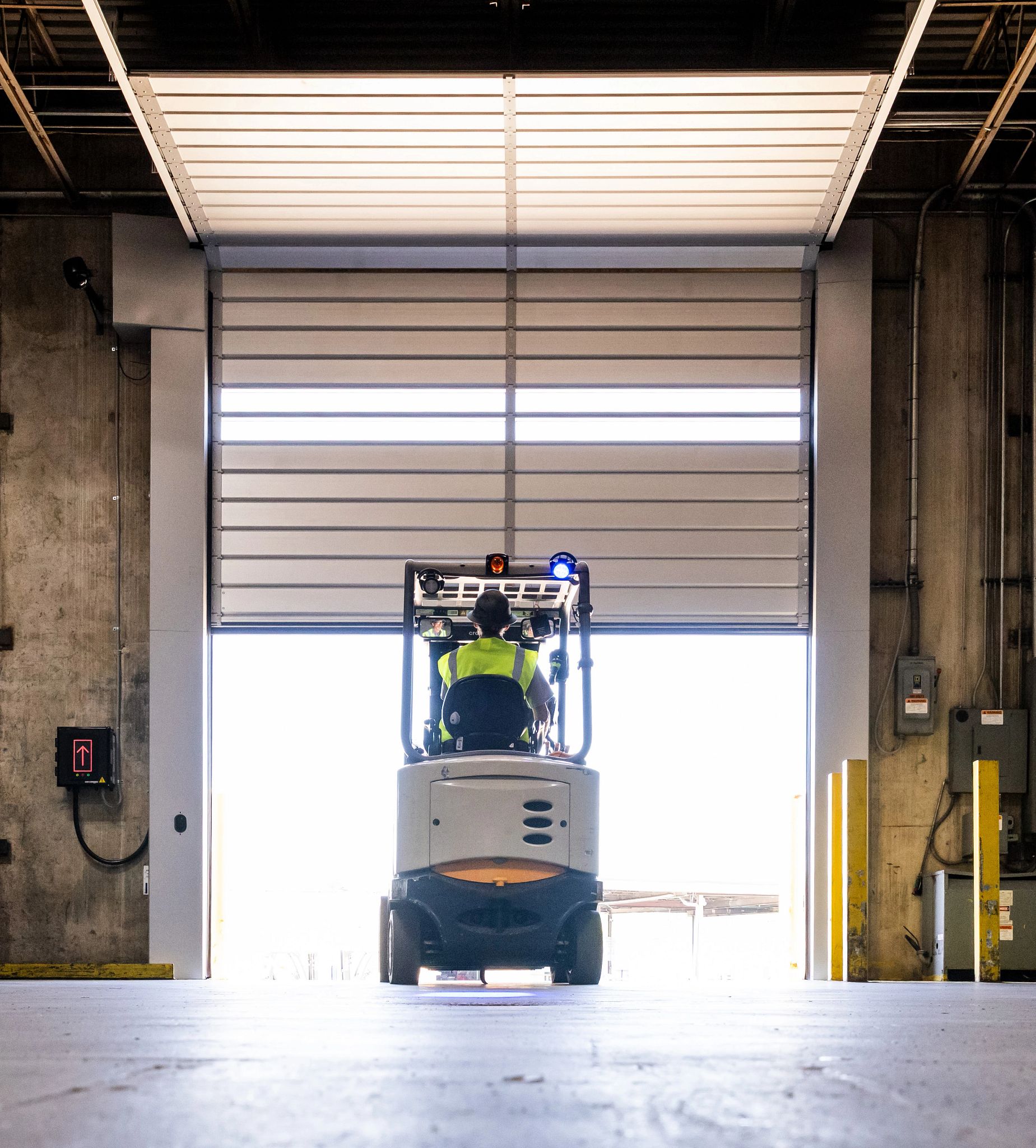 Raptor Rigid door: forklift operator